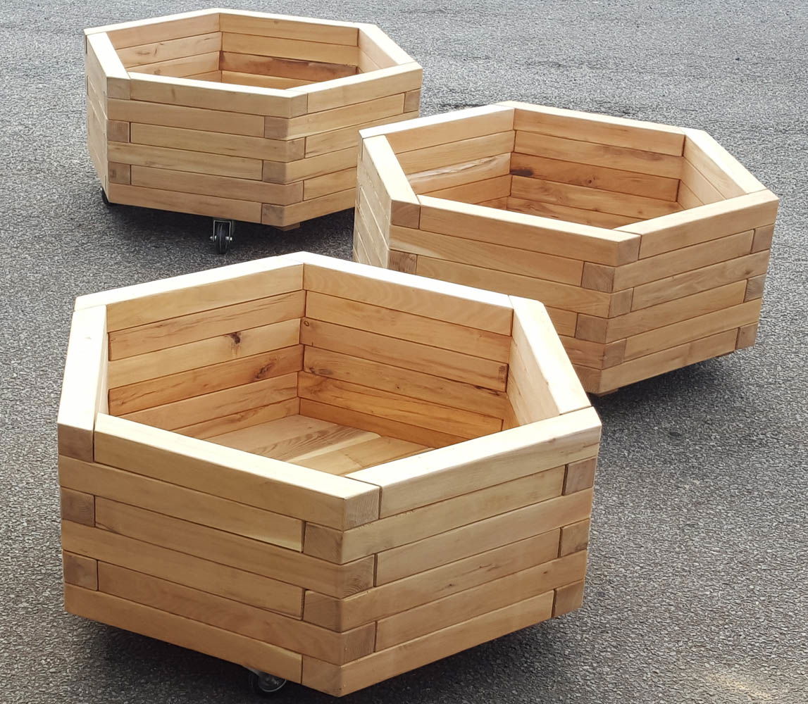 Kantede Hjalmar Plantekasser i Naturtræ – Ø60 cm