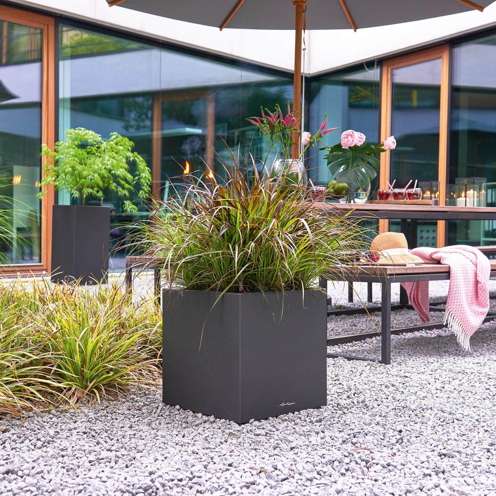 Lechuza Canto Stone Low Udendørs Krukke Til Blomster Med Selvvandingssytem Graphite Black 40   40   H40 Cm