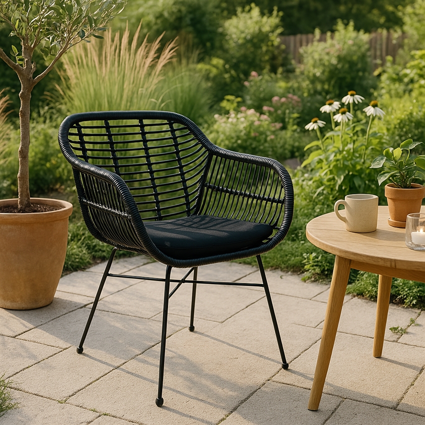 Nordstjerne Fletstol i Sort Polyrattan med Hynde til Udenfor