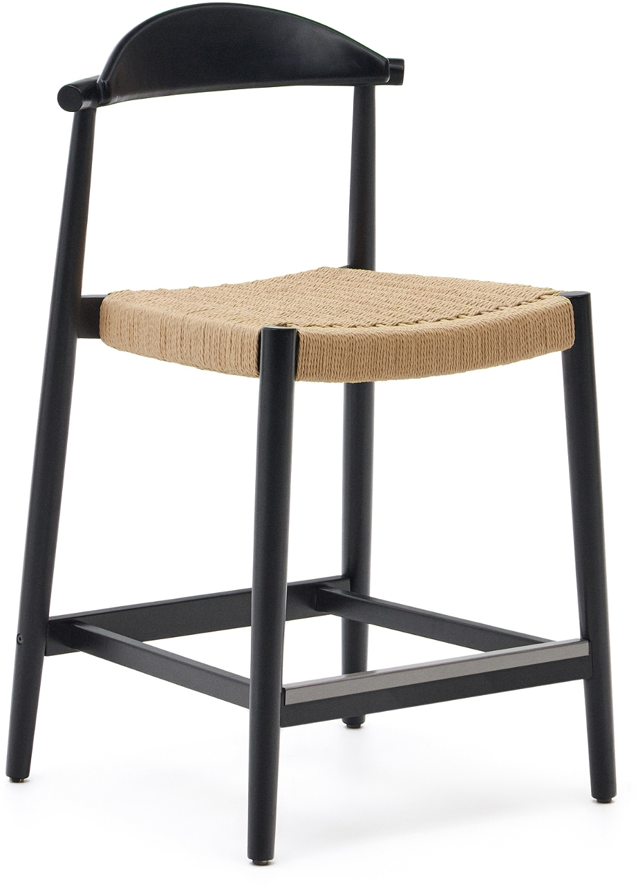Udendørs Barstol Kave Home Glynis Matsort Akacietræ Med Håndvævet Uv-reb Stabelbar Fsc-certificeret H94 B54 Cm